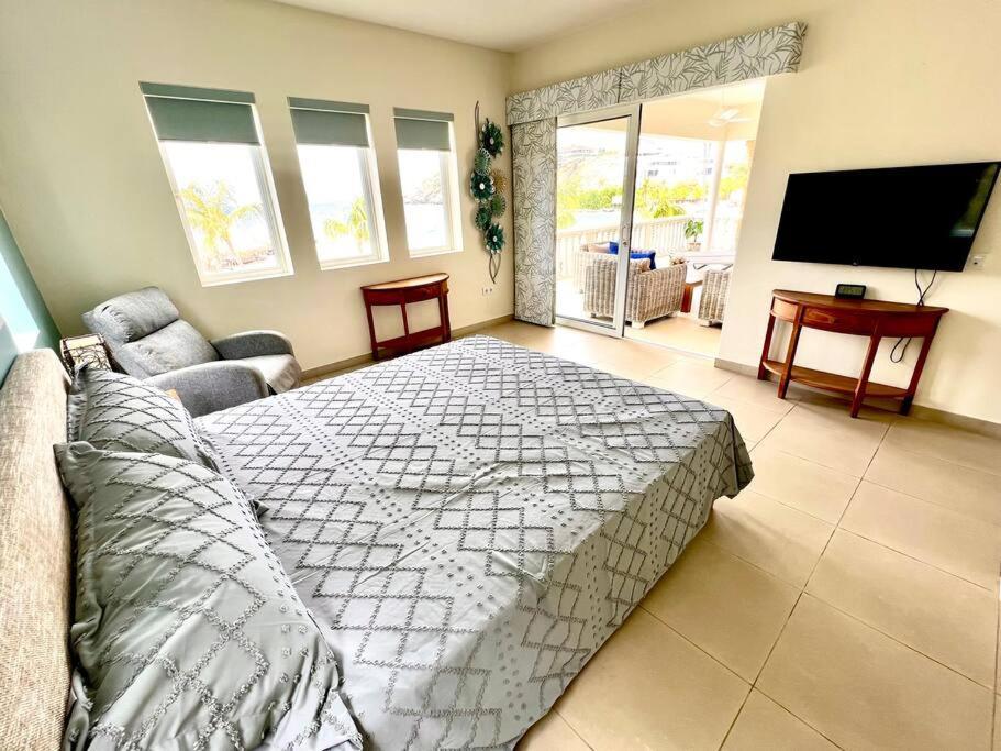 Blue Emerald Beachfront Blessing Willemstad Exterior photo